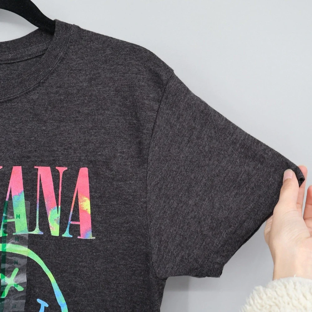 Nirvana Smiley Face Graphic Tee‎ Mens M Gray Grunge Seattle Band Shirt Alt NWOT